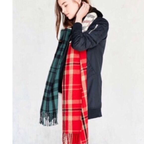 New with tags, urban outfitters, mixed clad scarf - Picture 2 of 4